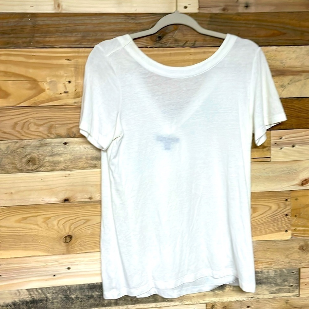 Banana Republic size small white tee with bow detail on the back
